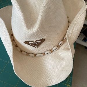 ROXY off white straw cowgirl hat